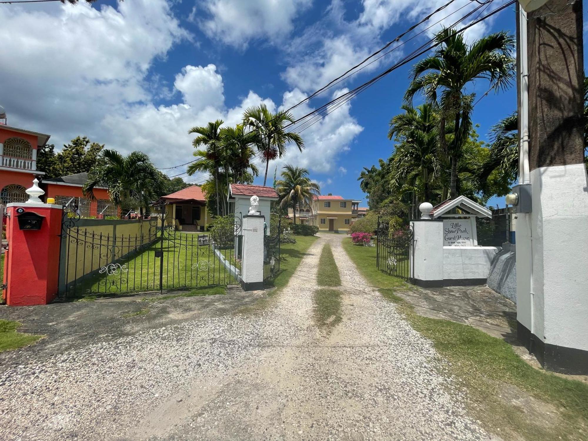 Little Shaw Park Guest House Ocho Rios Luaran gambar